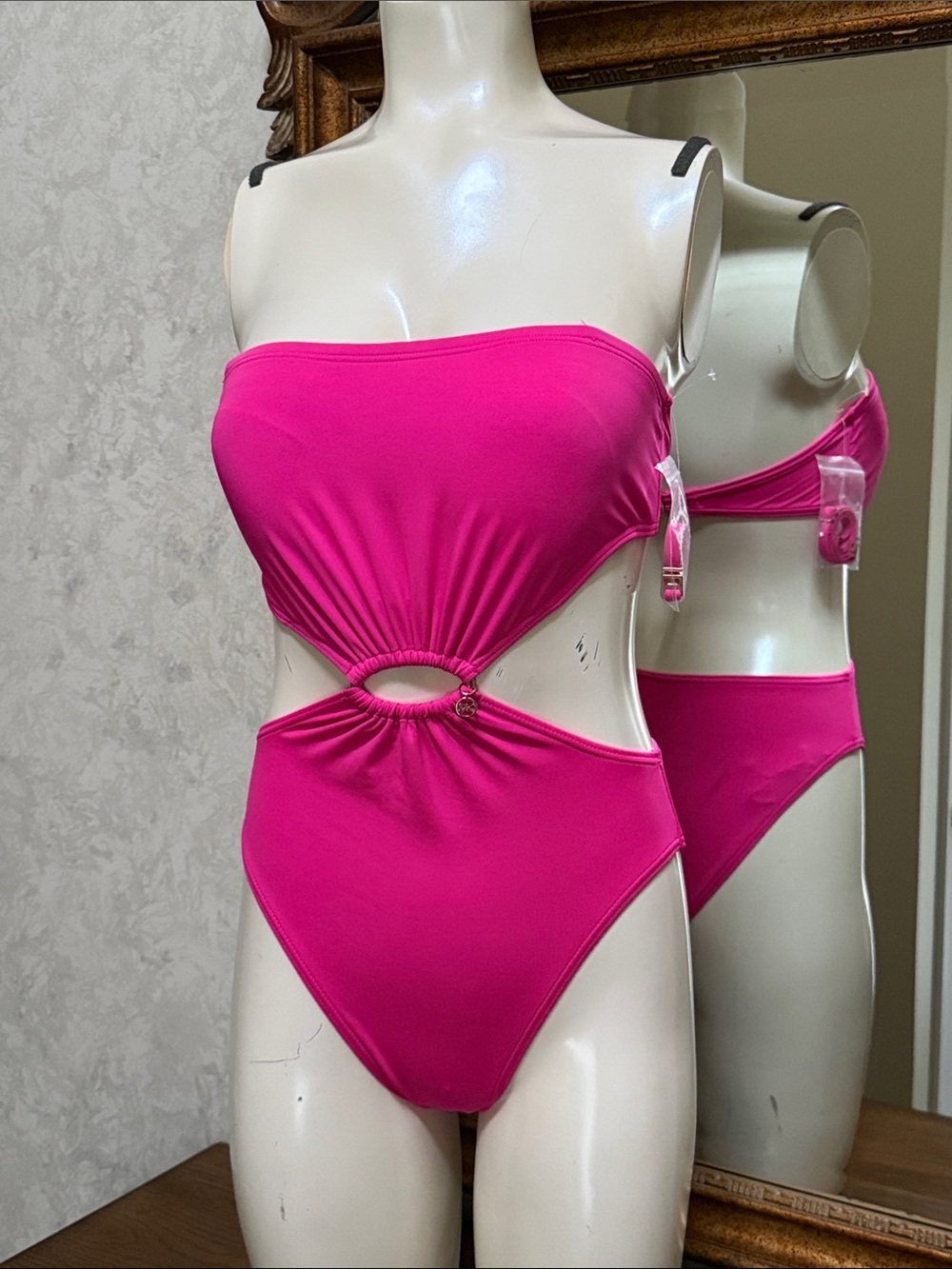 Michael Kors Hot Pink Cutout OnePiece Swimsuit. Sz 6. Includes removeable straps